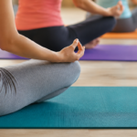 Yoga gratuito para adultos mayores en Sarubbi y Asturias