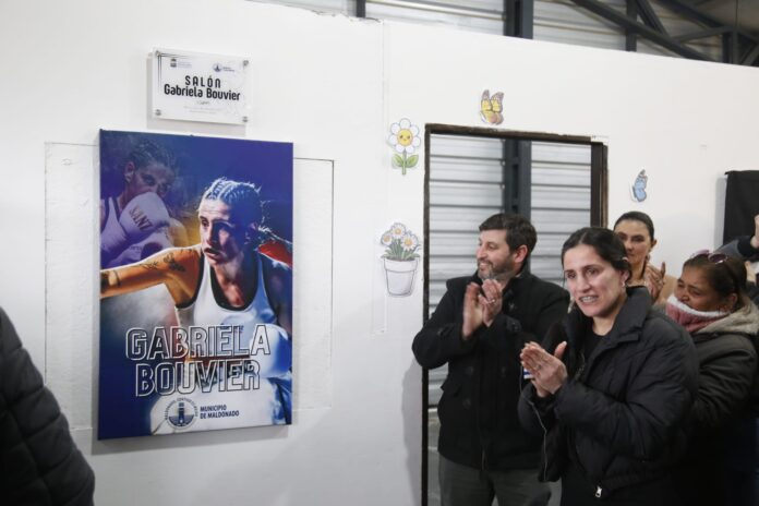 Reinauguración del Salón Multiuso del barrio Hipódromo en homenaje a Gabriela Bouvier